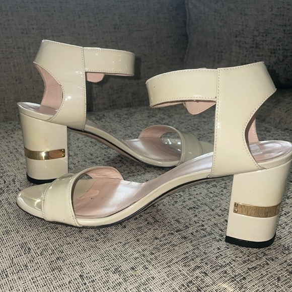 Stuart Weitzman Patent Leather Sandal Size 8.5 M - Picture 9 of 16